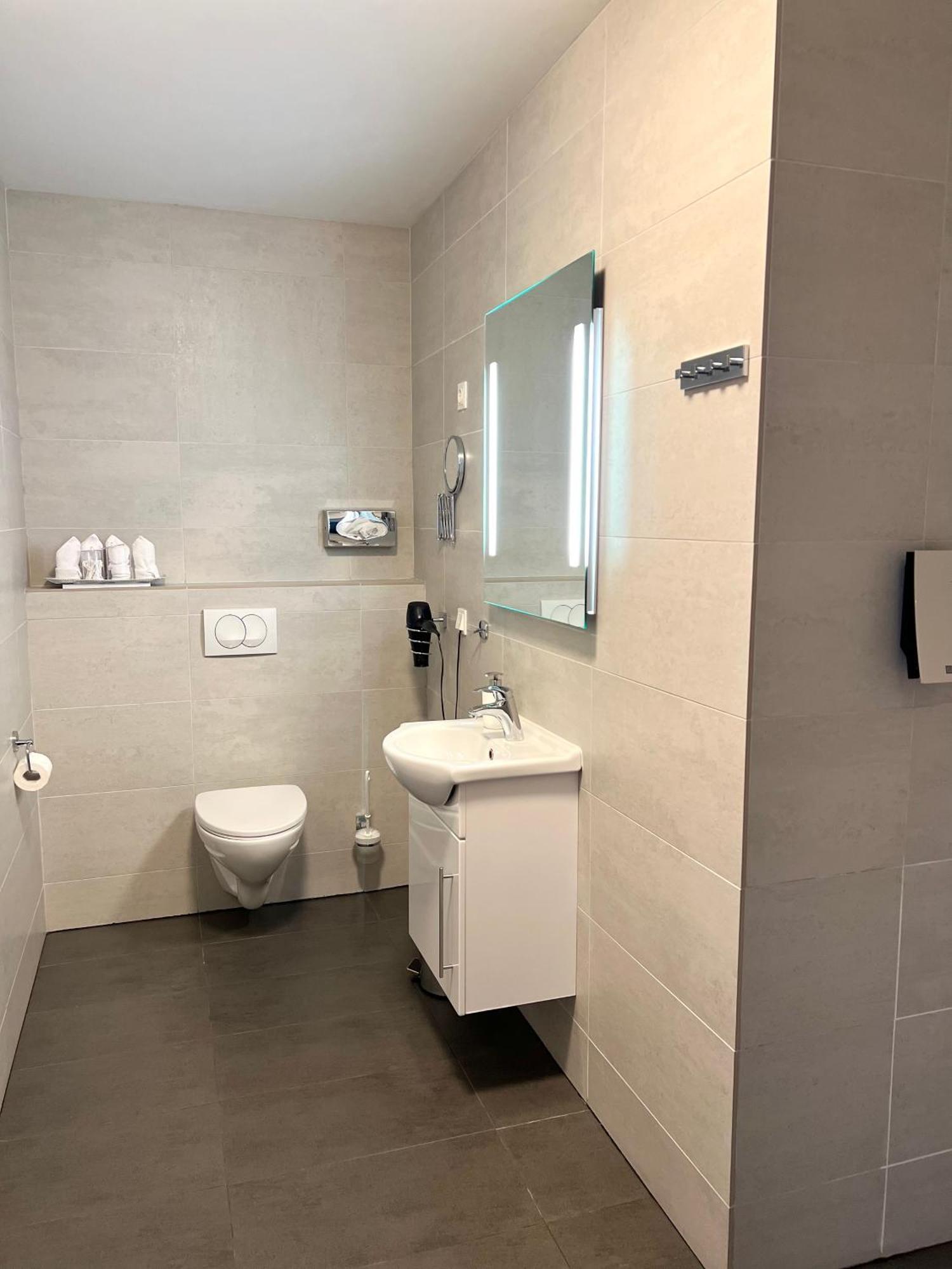 Lonith Apartments Hofn Luaran gambar